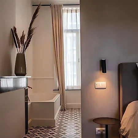 Ostinato Otel *